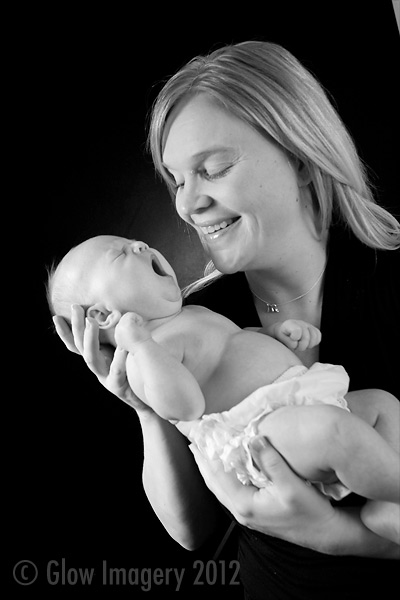 Kansas City photographer does a Mother and Baby portrait