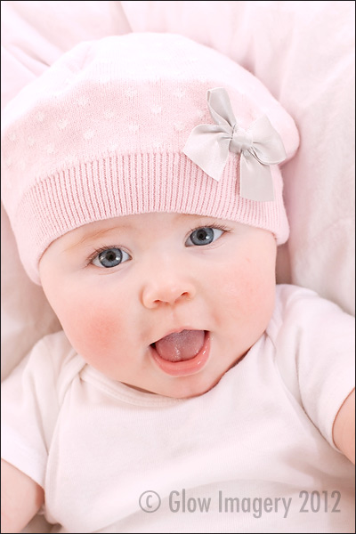 Kansas City baby photographer iamge of six month old baby girl.