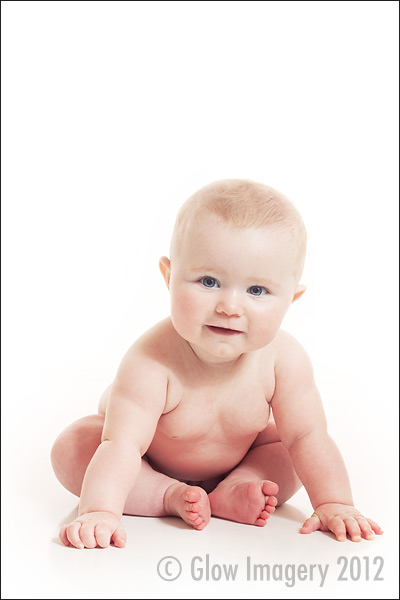 Kansas City baby photographer iamge of six month old baby girl.