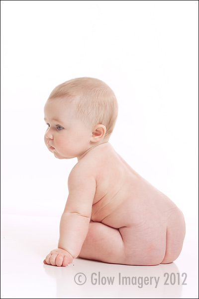 Kansas City baby photographer iamge of six month old baby girl.